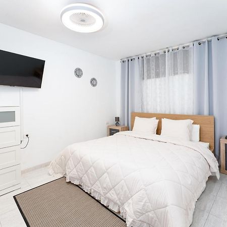 Paradise Beach Sea View Apartment Адехе Екстериор снимка